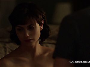 epic Morena Baccarin looking gorgeous naked on film